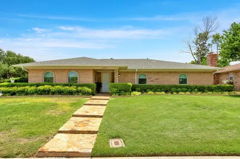 1520 College Pkwy, Lewisville, TX 75077