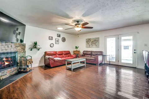 400 Forestwood Dr, Forney, TX 75126