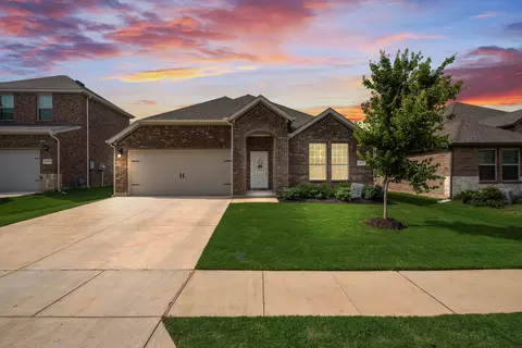 10213 Plumlee Ln, Aubrey, TX 76227