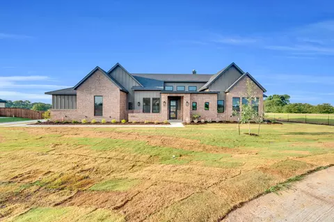 6010 Maplewood Blvd, Midlothian, TX 76065