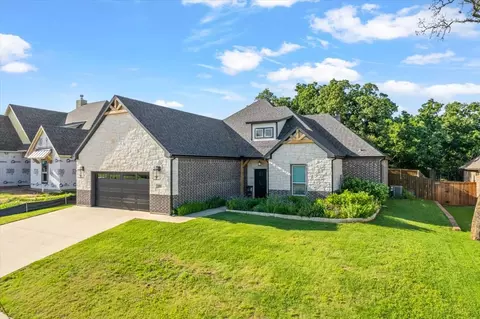 184 Lakeview Cir, Pilot Point, TX 76258 photo 4