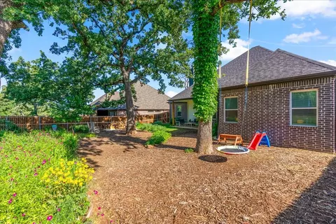 184 Lakeview Cir, Pilot Point, TX 76258 photo 32