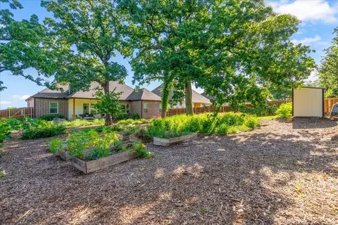 184 Lakeview Cir, Pilot Point, TX 76258 photo 33