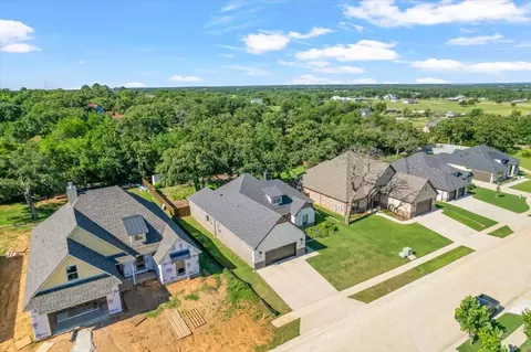 184 Lakeview Cir, Pilot Point, TX 76258 photo 6