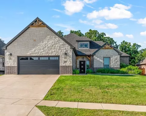 184 Lakeview Cir, Pilot Point, TX 76258 photo 3