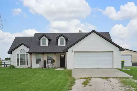 140 Ladonna Ct, Decatur, TX 76234