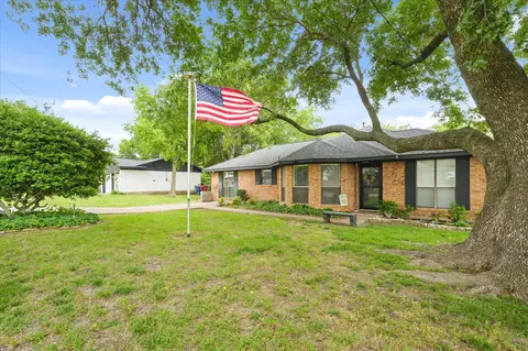 427 N Hamilton St, Farmersville, TX 75442