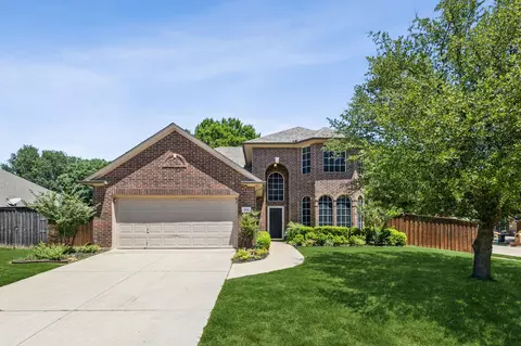 102 Pinion Dr, Euless, TX 76039