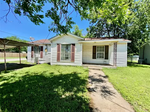 1301 SE 14th St, Mineral Wells, TX 76067