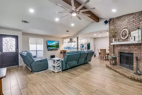 1316 Devonshire Ln, Mesquite, TX 75150 photo 6