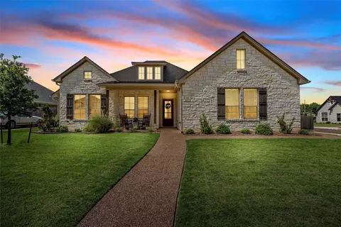 740 Whirlaway Rd, Hewitt, TX 76643