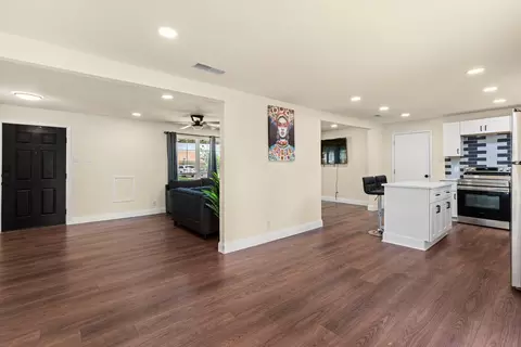 Entry Way - 1145 E Sunset St, Waco, TX 76704 photo 1 of 1