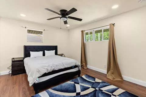 Bedroom - 1145 E Sunset St, Waco, TX 76704 photo 5 of 6