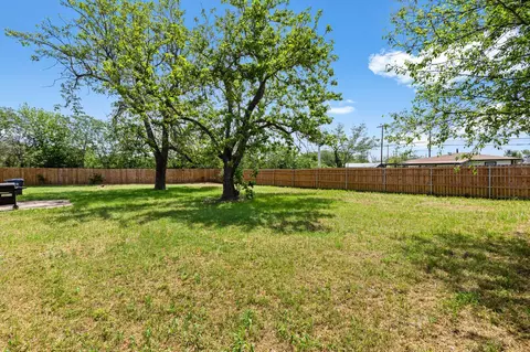 Exterior - 1145 E Sunset St, Waco, TX 76704 photo 9 of 9