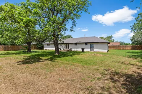 Exterior - 1145 E Sunset St, Waco, TX 76704 photo 7 of 9