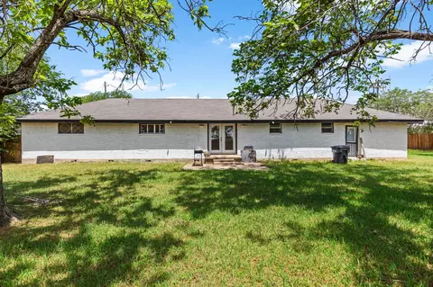 Exterior - 1145 E Sunset St, Waco, TX 76704 photo 6 of 9