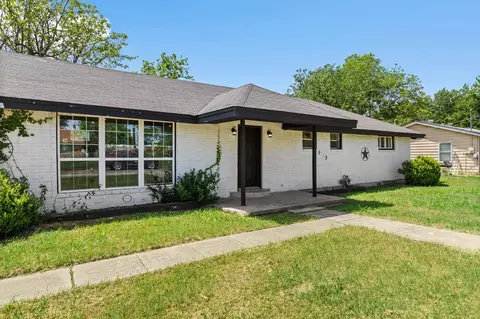 Exterior - 1145 E Sunset St, Waco, TX 76704 photo 3 of 9