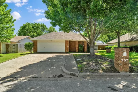 207 Johnston Blvd, Waxahachie, TX 75165