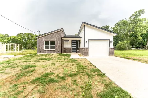 128 Goodman St, Sulphur Springs, TX 75482