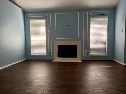 738 Red Oak Dr, Lewisville, TX 75067