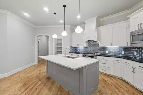 526 E Worth St, Grapevine, TX 76051 photo 14
