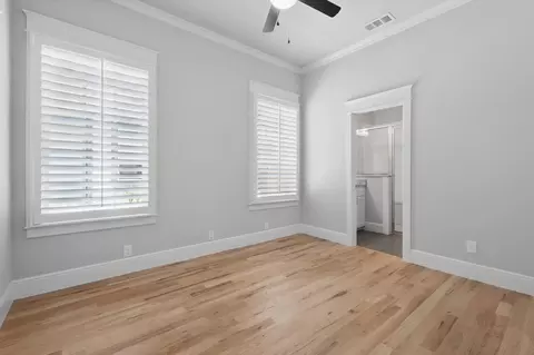 526 E Worth St, Grapevine, TX 76051 photo 28