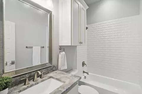 526 E Worth St, Grapevine, TX 76051 photo 30