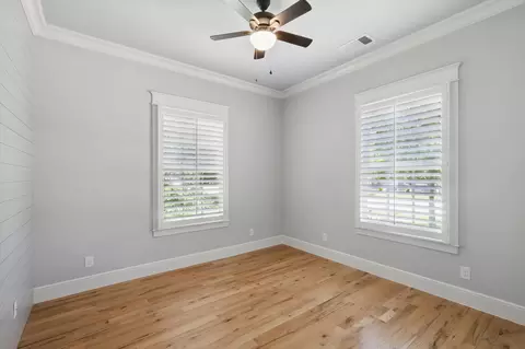 526 E Worth St, Grapevine, TX 76051 photo 5