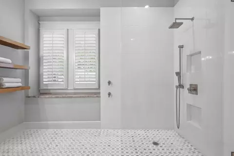 526 E Worth St, Grapevine, TX 76051 photo 27