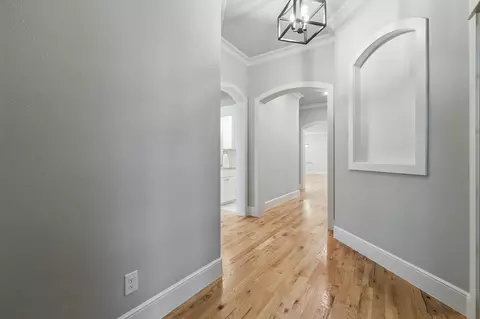 526 E Worth St, Grapevine, TX 76051 photo 6