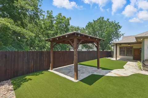 526 E Worth St, Grapevine, TX 76051 photo 34