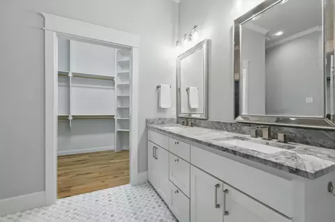 526 E Worth St, Grapevine, TX 76051 photo 24