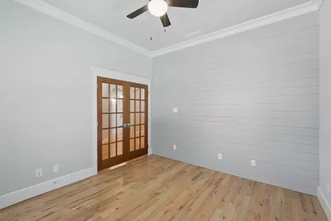 526 E Worth St, Grapevine, TX 76051 photo 4