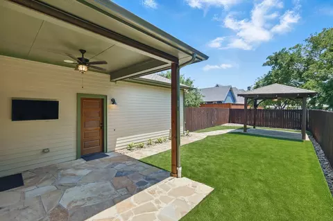 526 E Worth St, Grapevine, TX 76051 photo 33