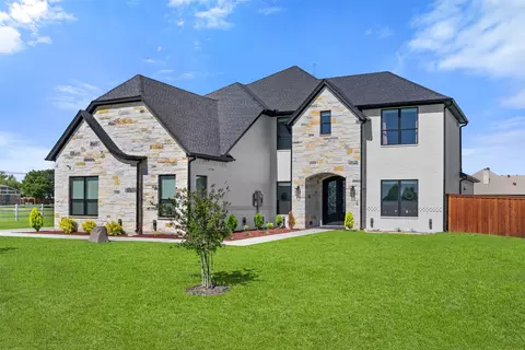 10901 Chriswood Dr, Crowley, TX 76036