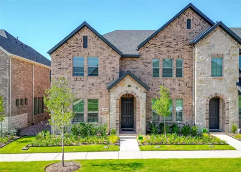 709 4th St, Argyle, TX 76226