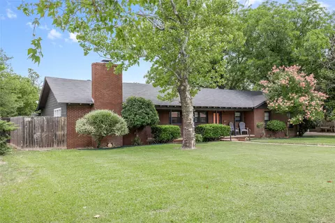 2202 Belmeade Ave, Brownwood, TX 76801
