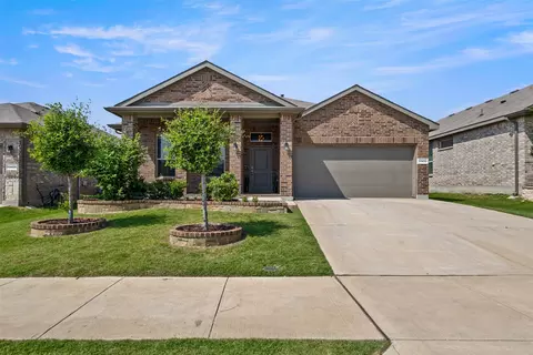 11413 Leeson St, Fort Worth, TX 76131
