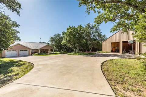 420 Private Road 1400 E, Morgan, TX 76671