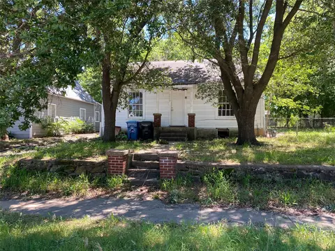 1110 S Houston Ave, Denison, TX 75021