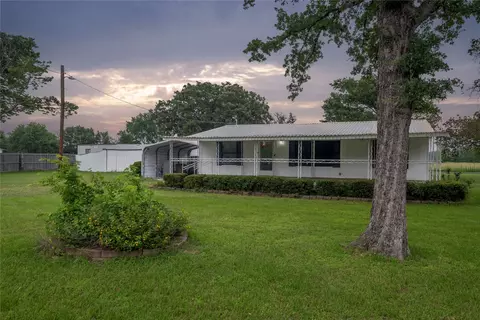 1522 Woods W, Kemp, TX 75143
