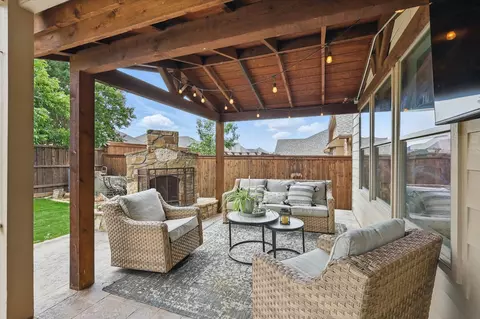 3964 Hunter Peak Rd, Roanoke, TX 76262