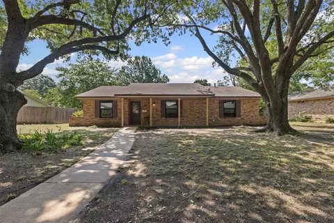 103 Auburn St, Waxahachie, TX 75165