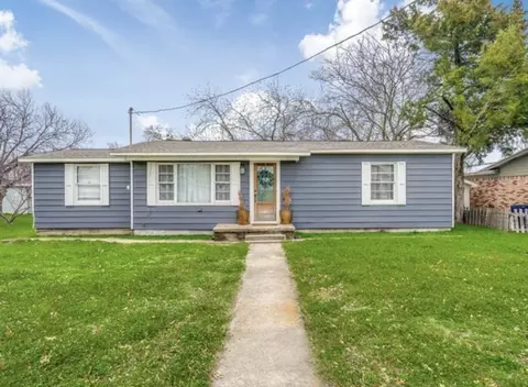 902 N Church St, Decatur, TX 76234