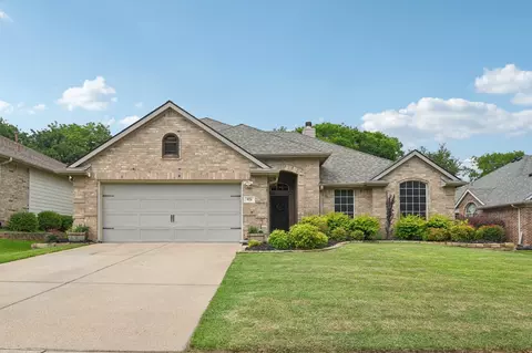 921 Stoneway Dr, Denton, TX 76210