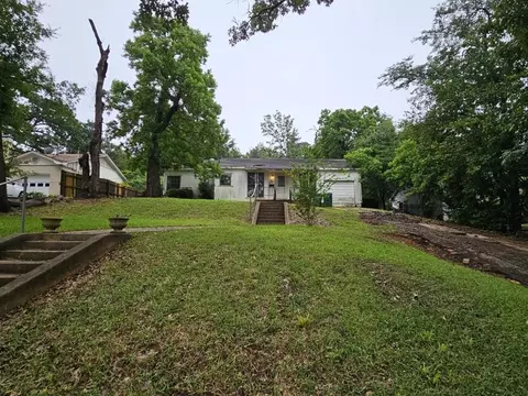 1016 Woodland Dr, Palestine, TX 75801