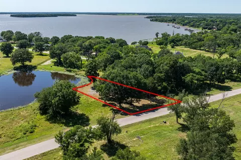 708 Clubview Dr, Mabank, TX 75143