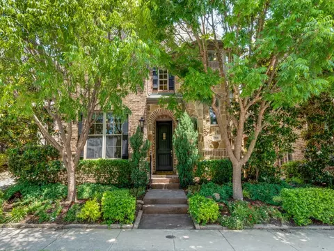 916 Shadyside Ln, Dallas, TX 75223