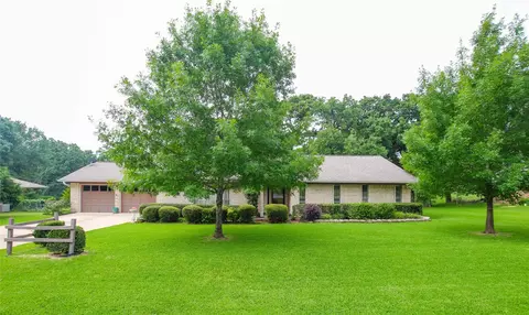107 Clover Dr, Gun Barrel City, TX 75156