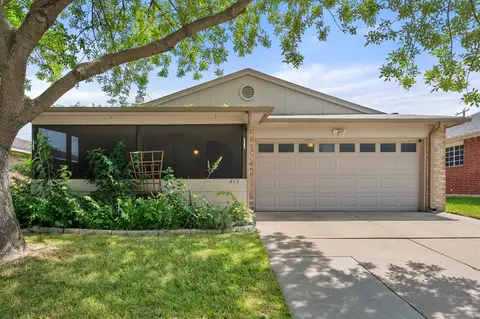415 Blueberry Hill Ln, Mansfield, TX 76063